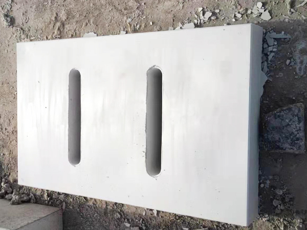 ��Ȫ����ˮ��ǰ�