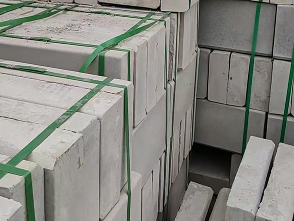 ���κ�������������