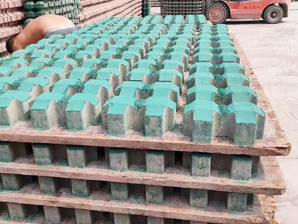 ��Ȫ�ӱ���ƺש